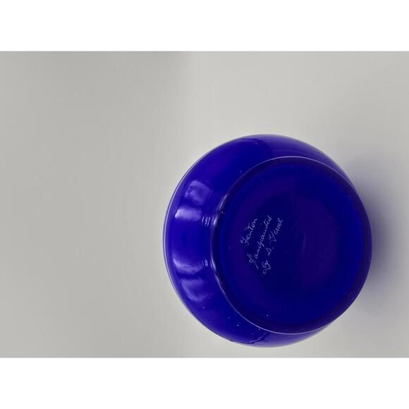 Vintage Fenton Cobalt Blue Hand Painted Flowered Vase w/ Ruffle Top - Picture 6 of 6